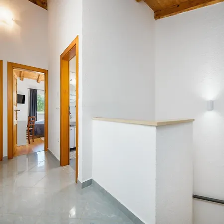 Villa Zaza With View *